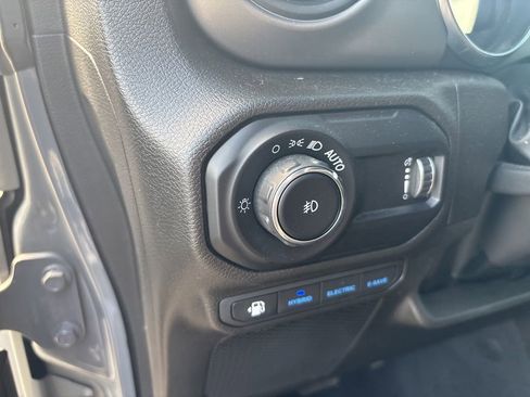 Used 2023 Jeep Wrangler Unlimited w/ Sun & Screen Package AWD/4WD image 11