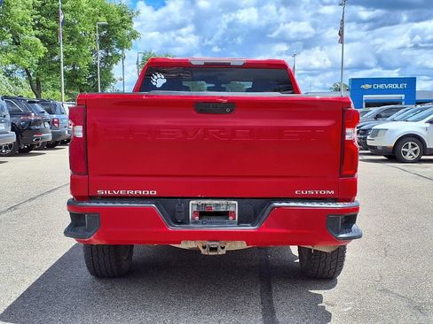 Used 2020 Chevrolet Silverado 1500 Custom w/ Custom Value Package AWD/4WD image 5