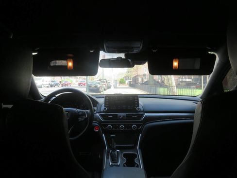 Used 2022 Honda Accord Sport image 12