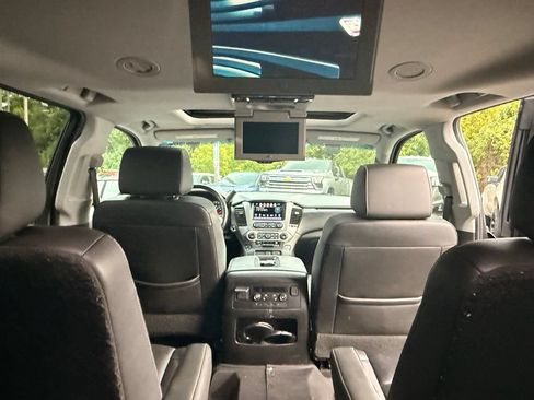 Used 2018 GMC Yukon XL SLT w/ Open Road Package AWD/4WD image 19