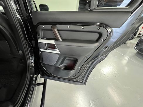Used 2020 Land Rover Defender 110 HSE image 48