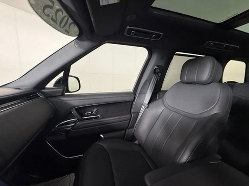 Used 2025 Land Rover Range Rover SE AWD/4WD image 19