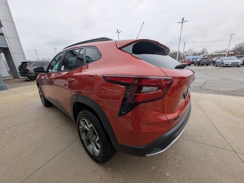 Used 2024 Chevrolet Trax LT w/ Driver Confidence Package image 6