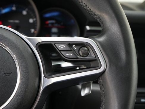 Used 2020 Porsche Macan image 43