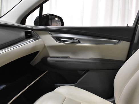 Used 2021 Cadillac XT5 Premium Luxury w/ LPO, Floor Liner Package FWD image 21