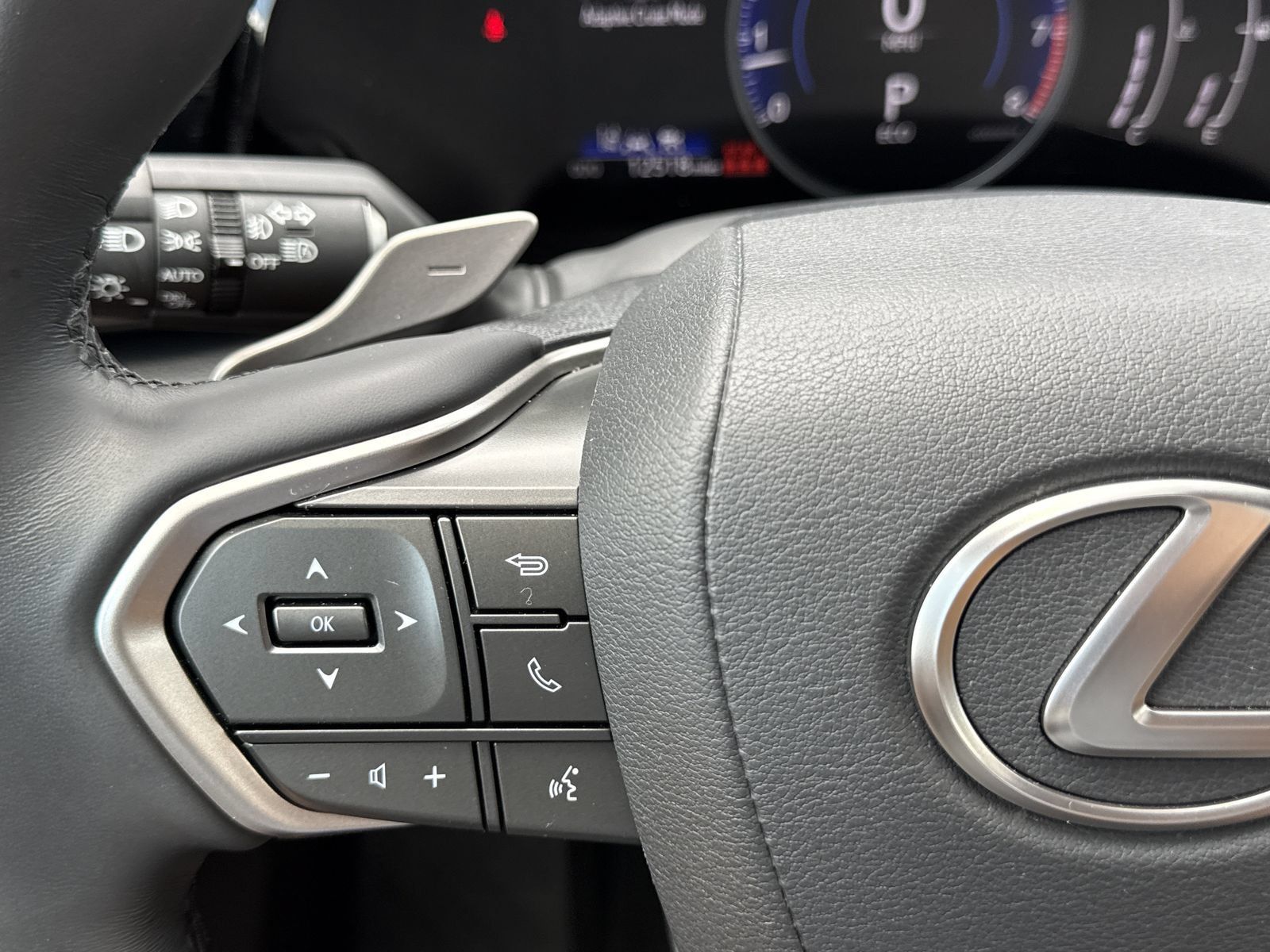 Used 2025 Lexus NX 250 FWD w/ Towing Package (2000 Lbs) image 21