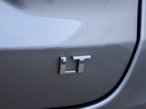 Used 2025 Chevrolet Trax LT FWD image 18