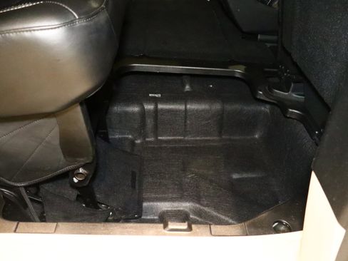 Used 2024 Chrysler Pacifica Touring-L image 41