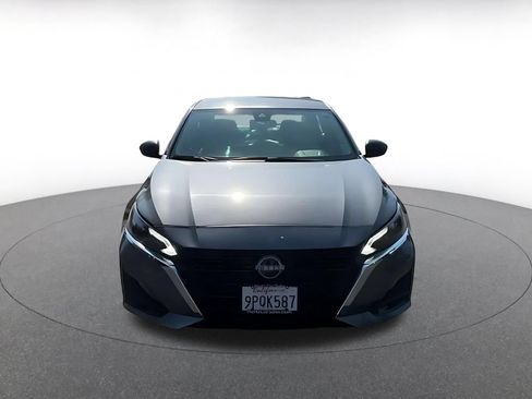 Used 2025 Nissan Altima 2.5 SV FWD image 4