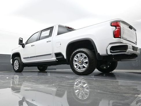 New 2025 Chevrolet Silverado 2500 High Country w/ High Country Premium Package AWD/4WD image 34