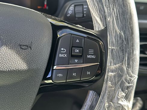 New 2025 Ford Escape SE image 17