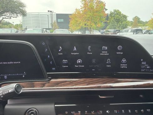 Used 2022 Cadillac Escalade Sport Platinum w/ LPO, ONYX Package AWD/4WD image 10