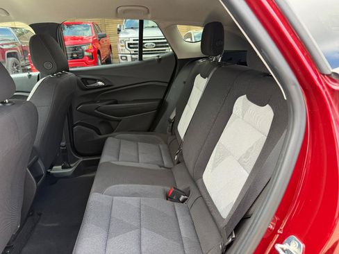 Used 2024 Chevrolet Trax LS w/ LS Convenience Package FWD image 20