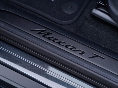 Used 2026 Porsche Macan AWD/4WD image 15