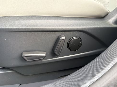 Used 2025 Ford Mustang Mach-E Premium AWD/4WD image 19