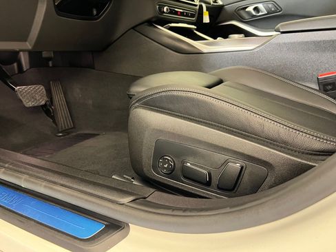 Used 2025 BMW 330i xDrive Sedan w/ Premium Package AWD/4WD image 12