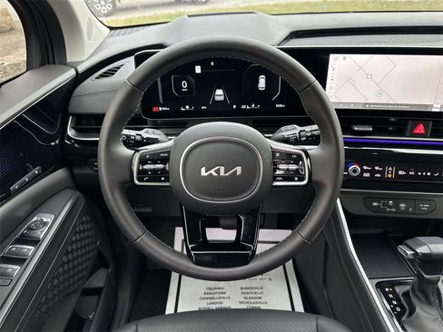 Used 2026 Kia Carnival SX Prestige image 6