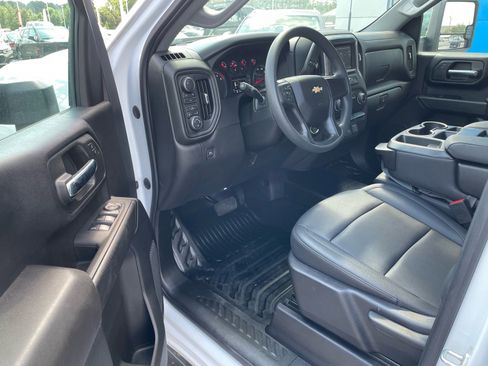 Used 2024 Chevrolet Silverado 2500 W/T w/ WT Convenience Package AWD/4WD image 4