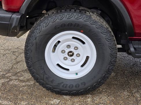 New 2025 Ford Bronco Heritage Edition AWD/4WD image 12