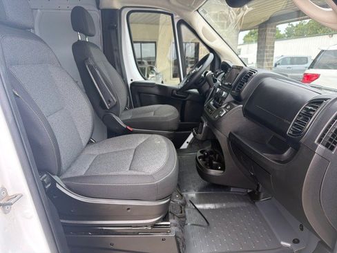 Used 2025 RAM ProMaster 2500 w/ Convenience Group FWD image 18
