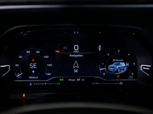 Used 2024 GMC Yukon XL Denali image 34