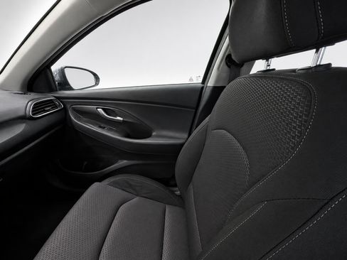 Used 2020 Hyundai Elantra GT FWD image 14