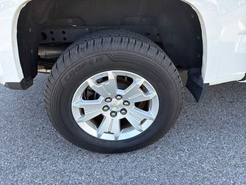 Used 2019 Chevrolet Colorado LT w/ LT Convenience Package image 18