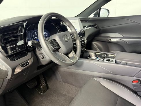 Used 2025 Lexus RX 350 FWD w/ Technology Package image 12
