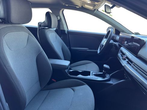Used 2025 Kia K4 LXS FWD image 15