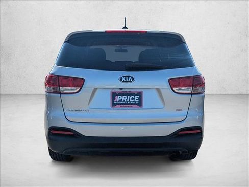 Used 2018 Kia Sorento L FWD image 7