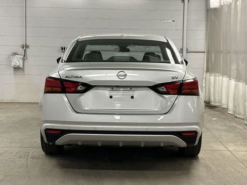 Used 2024 Nissan Altima 2.5 SV FWD image 4