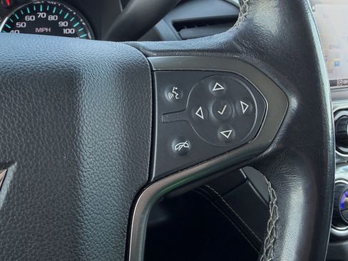 Used 2019 Chevrolet Suburban LT image 24