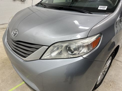 Used 2013 Toyota Sienna XLE image 6