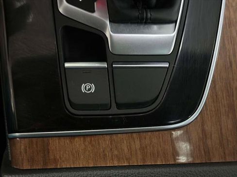 Used 2023 Audi Q5 2.0T Premium Plus w/ Convenience Package AWD/4WD image 28