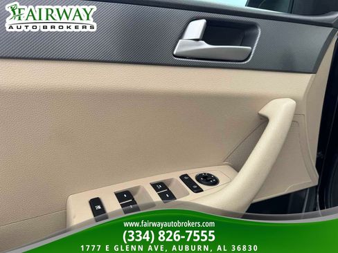 Used 2017 Hyundai Sonata SE FWD image 15