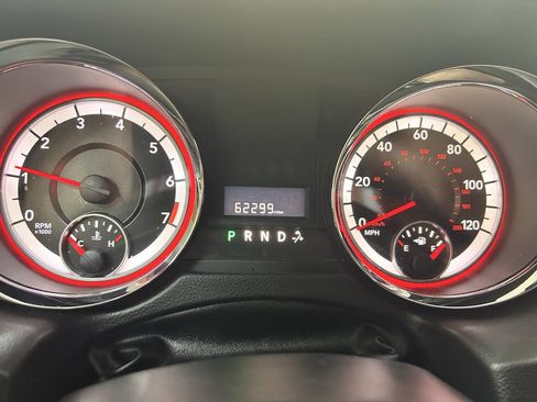 Used 2019 Dodge Grand Caravan SXT image 16