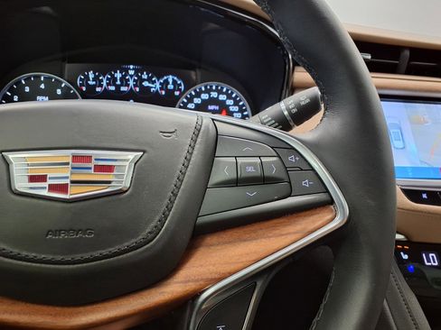 Used 2018 Cadillac XT5 Platinum w/ Driver Assist Package AWD/4WD image 30