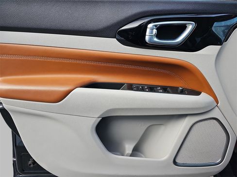 Used 2022 Jeep Compass Limited image 22