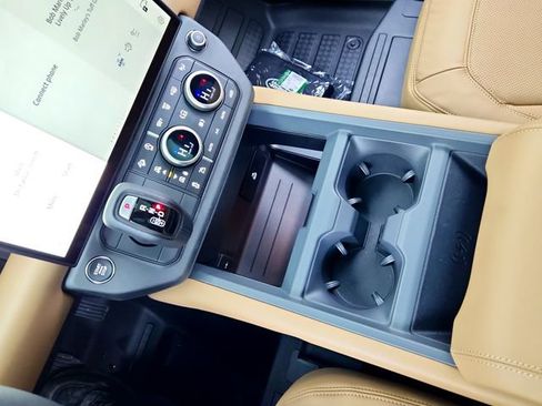 New 2026 Land Rover Defender 110 X-Dynamic SE image 26