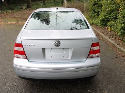 Used 2005 Volkswagen Jetta GLS image 11