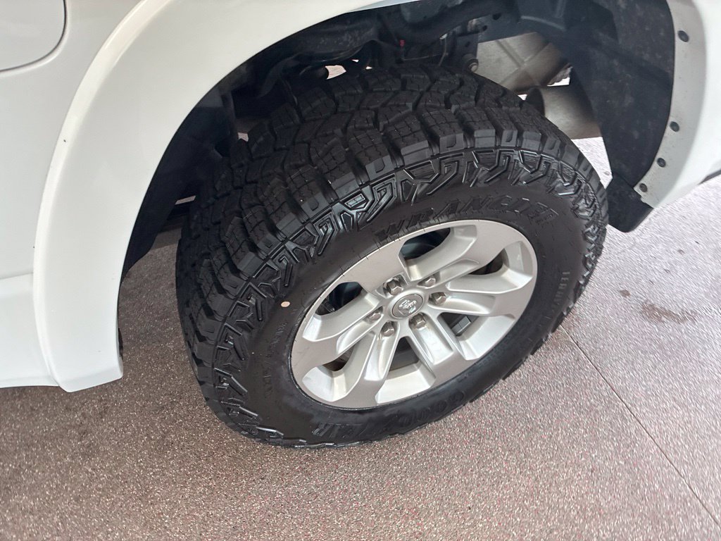Used 2022 RAM 1500 Laramie w/ Off Road Group AWD/4WD image 25