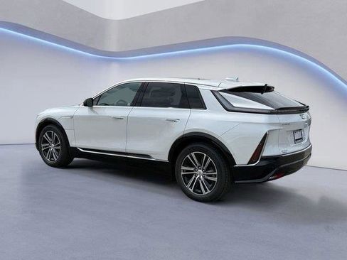 New 2025 Cadillac Lyriq Luxury image 5