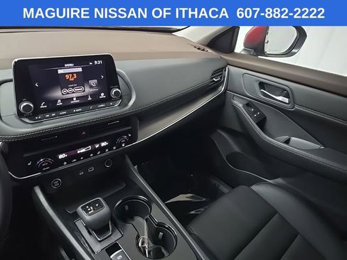 Used 2023 Nissan Rogue SV w/ SV Premium B Package AWD/4WD image 25
