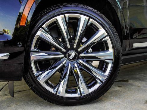 Used 2026 Cadillac Escalade Luxury w/ Touring Package AWD/4WD image 3