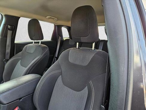 Used 2017 Jeep Cherokee Latitude image 15