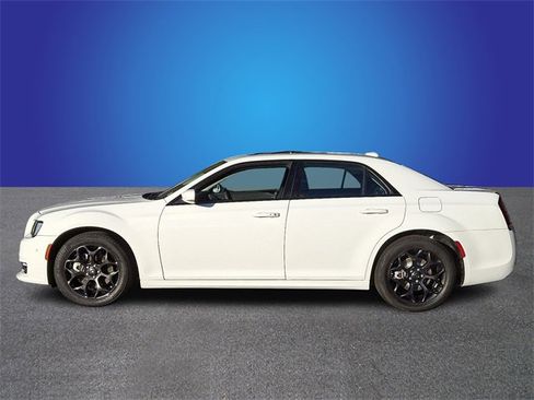 Used 2023 Chrysler 300 Touring L w/ Popular Equipment Group image 7