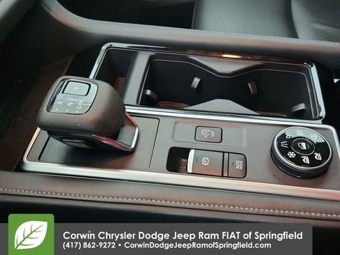 Used 2025 Nissan Pathfinder SL image 29