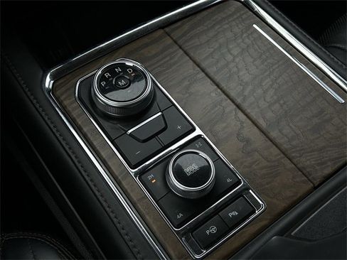 Used 2020 Ford Expedition Platinum image 25