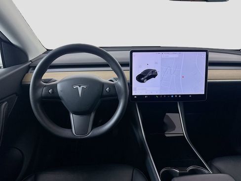 Used 2021 Tesla Model Y Long Range image 21