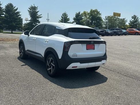Used 2025 Nissan Kicks SV FWD image 7